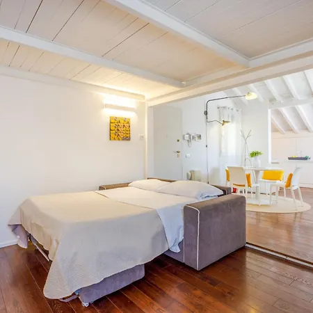 Apartamento Ghirlandina Loft - In The Historic Center Of *