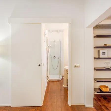 Apartamento Ghirlandina Loft - In The Historic Center Of Módena