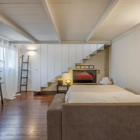 Ghirlandina Loft - In The Historic Center Of Apartamento Módena