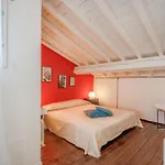 Ghirlandina Loft - In The Historic Center Of Διαμέρισμα