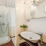 Ghirlandina Loft - In The Historic Center Of Διαμέρισμα *