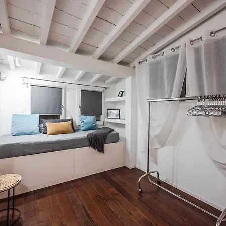 Ghirlandina Loft - In The Historic Center Of Modena