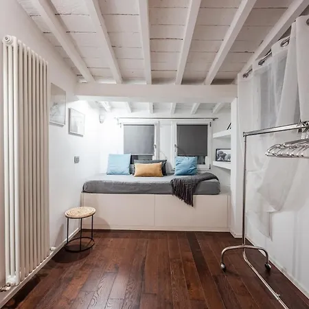 Ghirlandina Loft - In The Historic Center Of Modena
