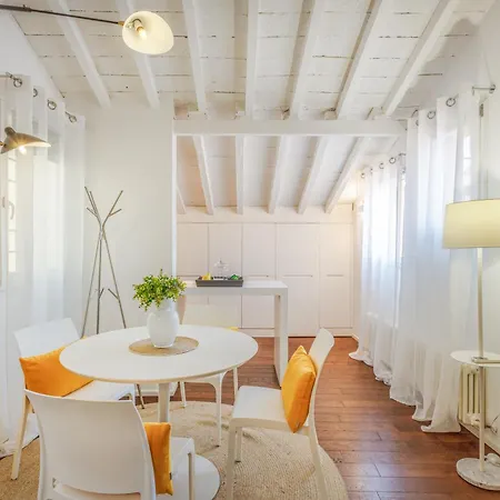 Ghirlandina Loft - In The Historic Center Of Modène