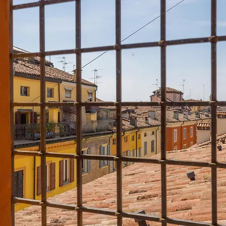 Ghirlandina Loft - In The Historic Center Of