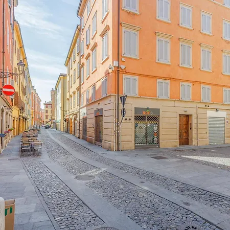 Ghirlandina Loft - In The Historic Center Of * Μόντενα