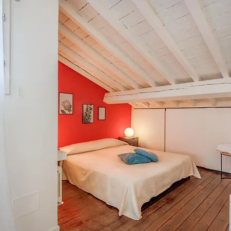 Ghirlandina Loft - In The Historic Center Of Διαμέρισμα