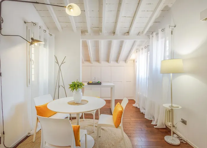 Ghirlandina Loft - In The Historic Center Of Modena