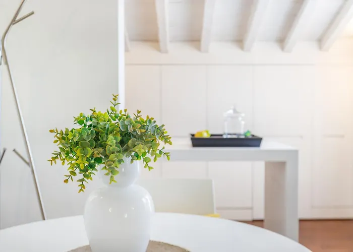 Ghirlandina Loft - In The Historic Center Of Apartament