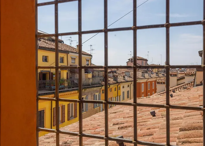 Ghirlandina Loft - In The Historic Center Of