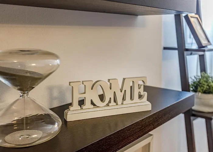 Ghirlandina Loft - In The Historic Center Of Apartament