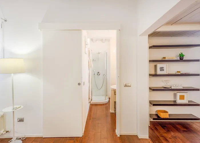 Apartament Ghirlandina Loft - In The Historic Center Of Modena