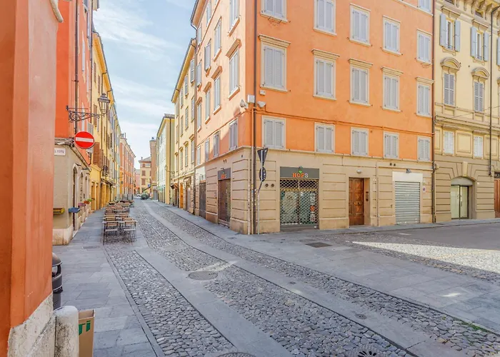 Ghirlandina Loft - In The Historic Center Of * Modena
