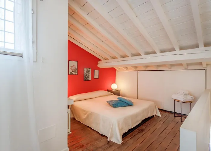 Ghirlandina Loft - In The Historic Center Of Apartament