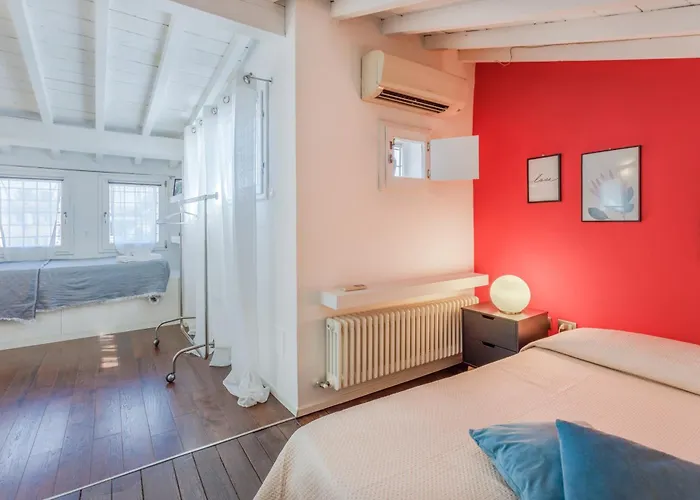 Ghirlandina Loft - In The Historic Center Of Modena