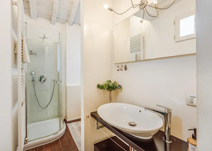 Ghirlandina Loft - In The Historic Center Of Apartament *